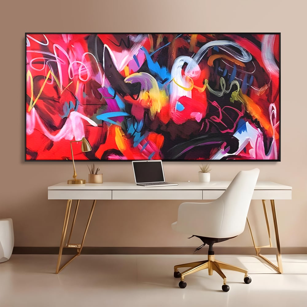 Tablou canvas cu tablou canvas cu graffiti rosu, in rama de aluminiu negru, pe perete intr-un birou